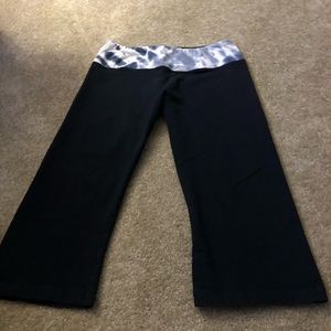 Yoga pants / capris